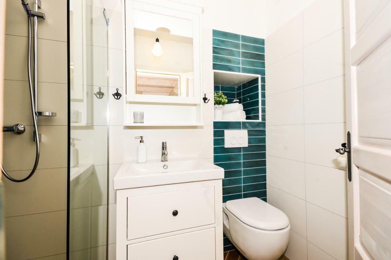 Charming Stone House In Old Town Apartman