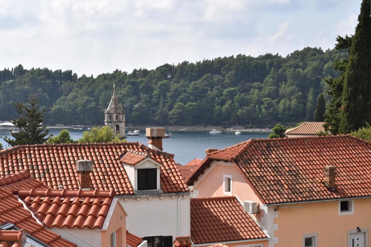 Charming Stone House In Old Town Apartman