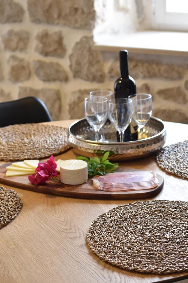 Charming Stone House In Old Town Apartman *