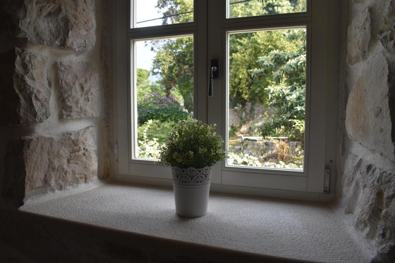 Charming Stone House In Old Town Lägenhet